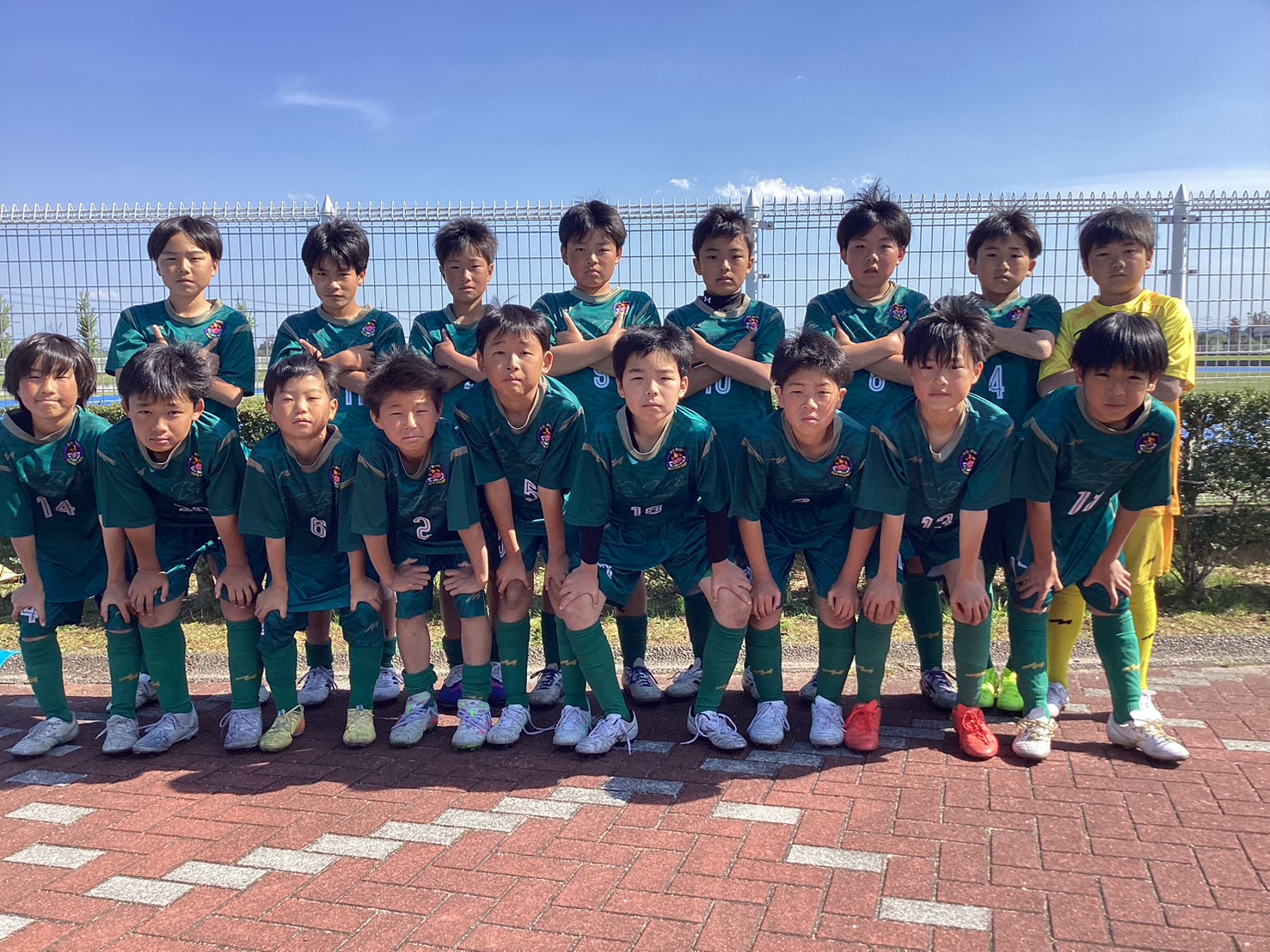 少年サッカー県南予選初戦で対戦する選手たち
