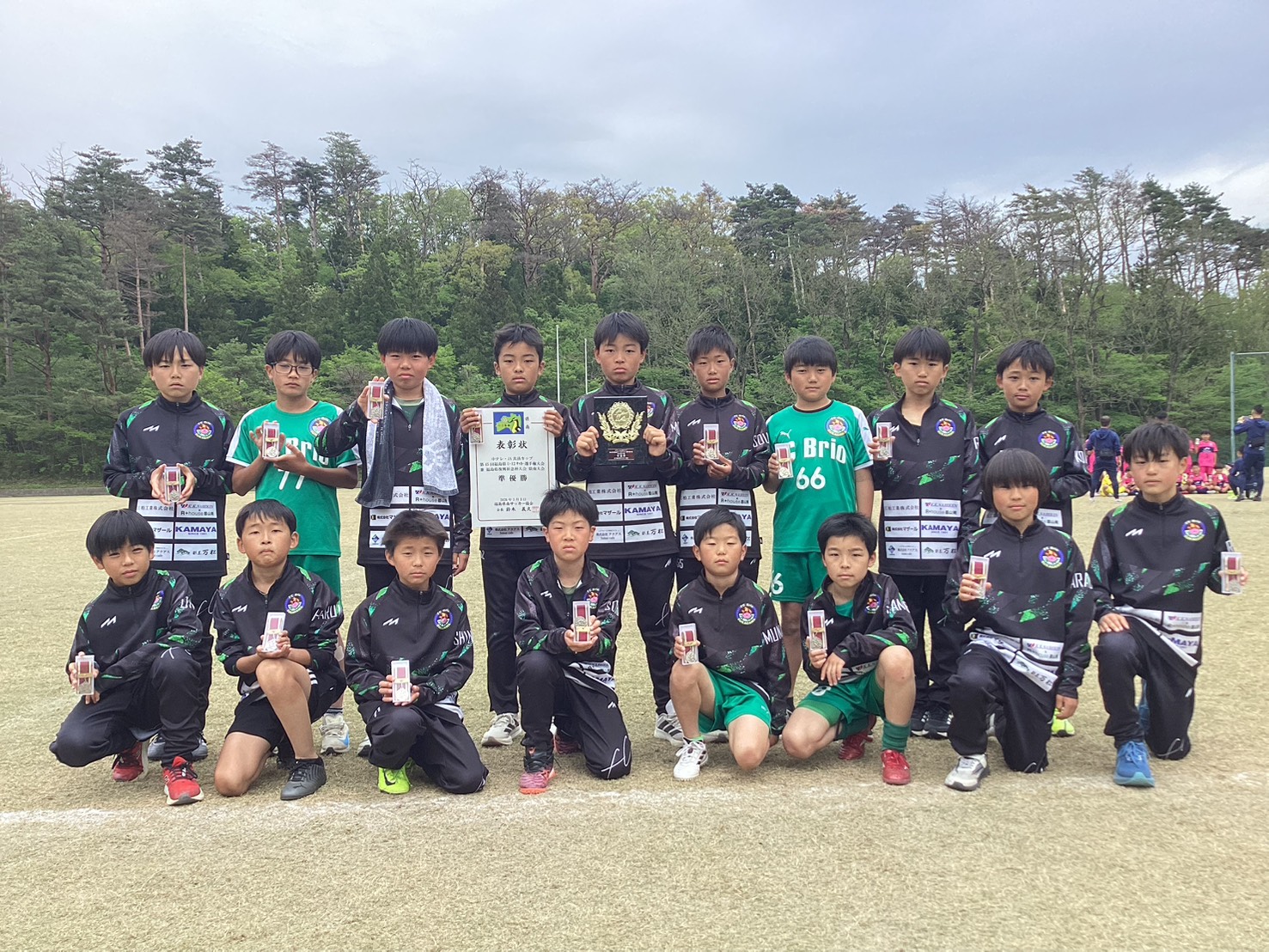 少年サッカー県南予選決勝で奮闘する選手たち
