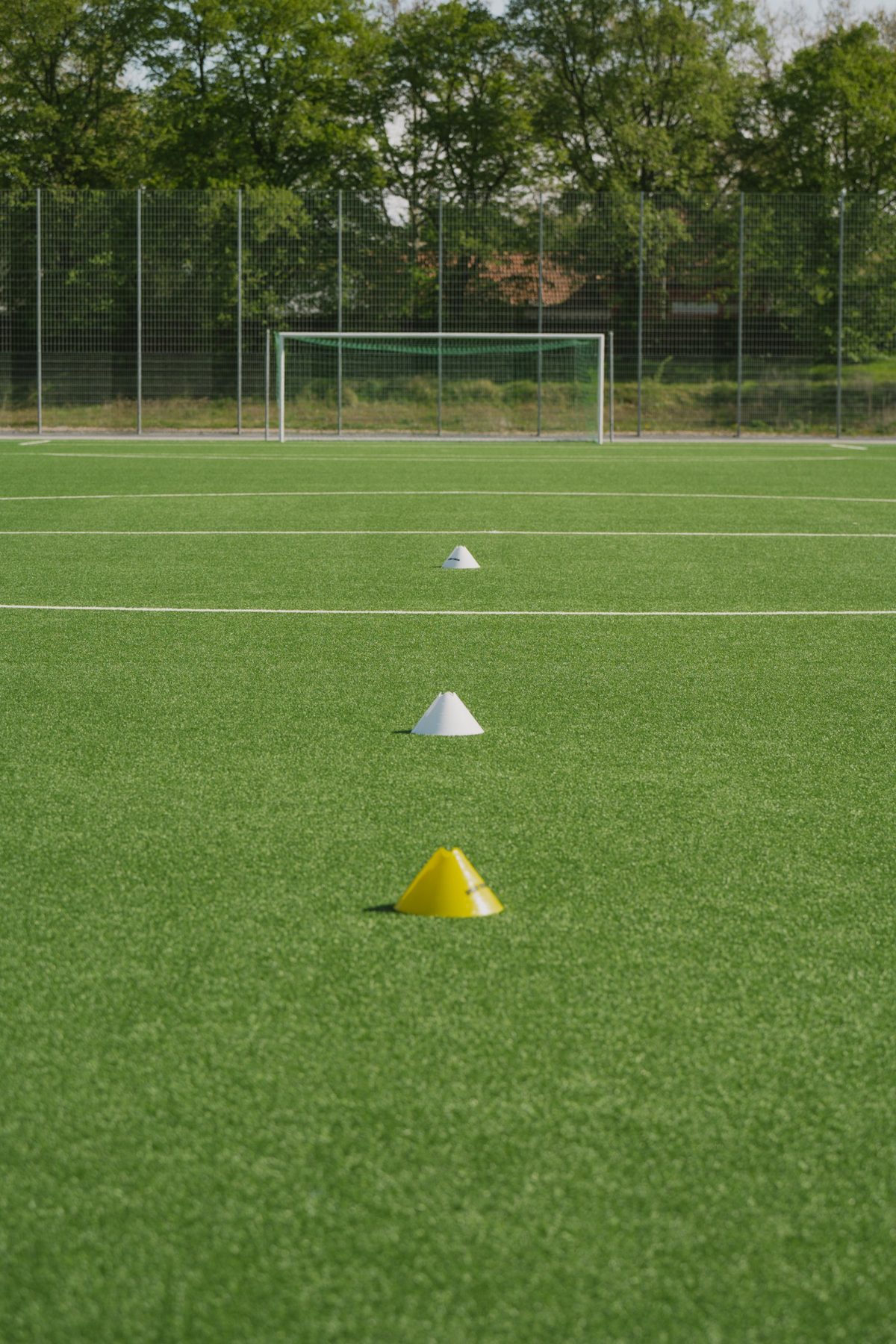 サッカー自主練のマーカーコーン